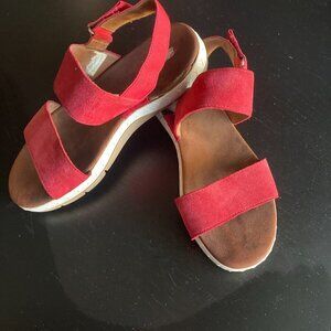 Hush Puppies  red nobuk sandal size 10 (41)
